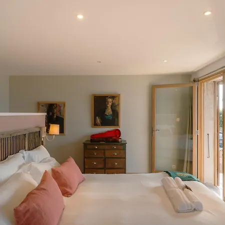 Kirssis Pensionat 4*